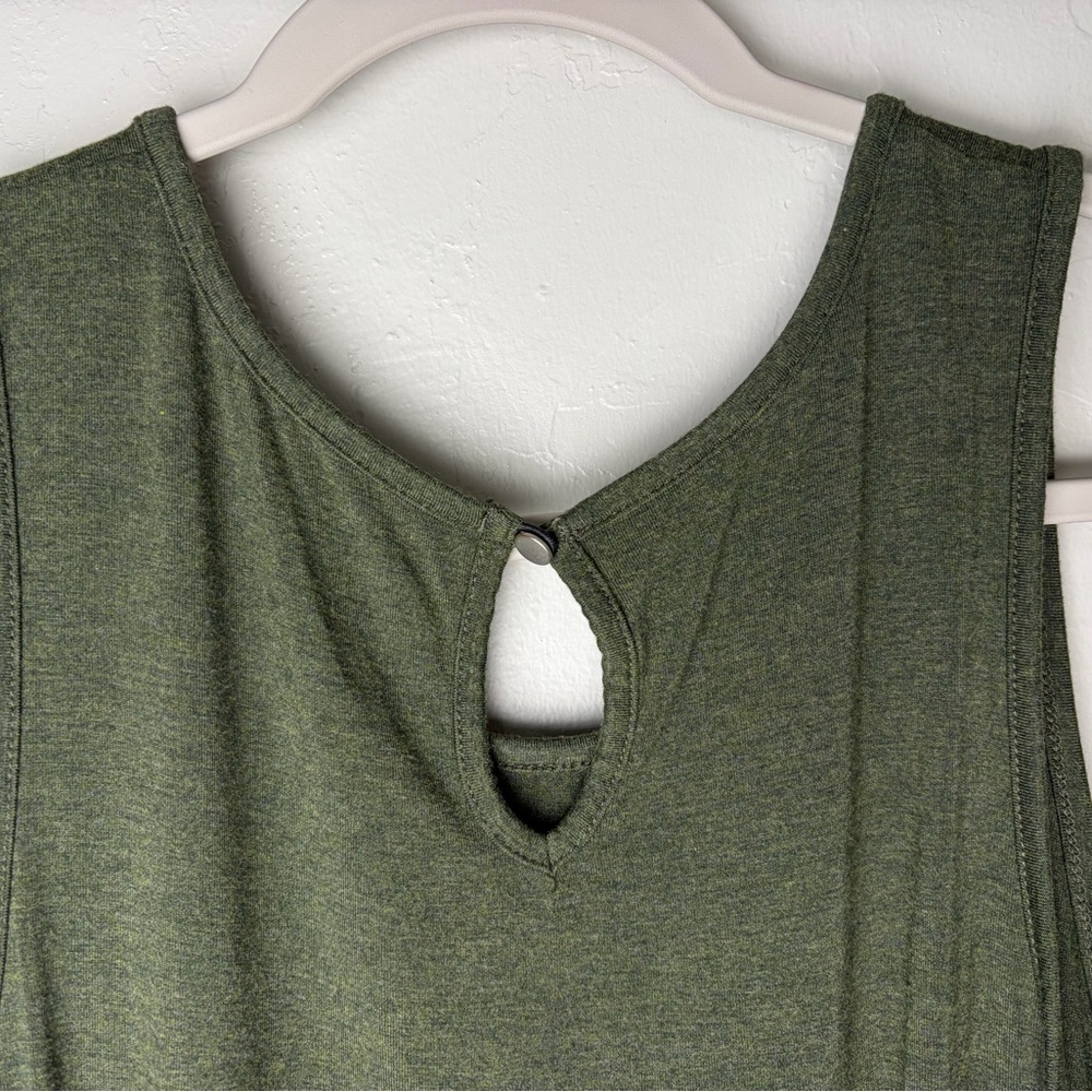 Market & Spruce Olive Green Pocket Tank Top - Picture 4 of 4